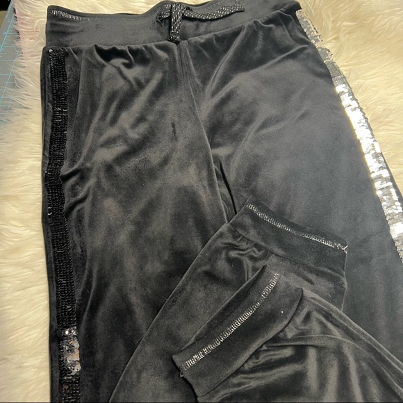 More than magic suede joggers with sequin size large - Picture 5 of 5